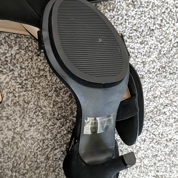 Heels - Picture 5 of 5